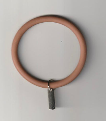 زينة علاقة تلفون